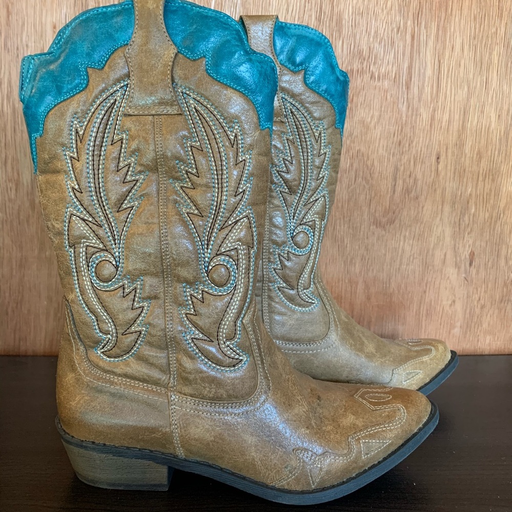 Western cowgirl boots